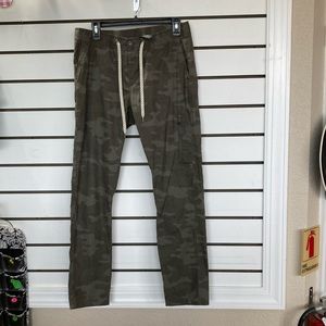 Vuori Ripstop Pant Oregano Camo size Medium.